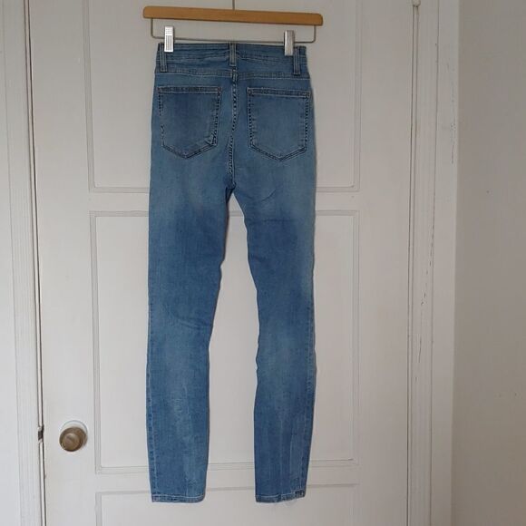 Zara Woman Premium Denim Collection Distressed Skinny Jeans Size 2 Light wash - Picture 2 of 10